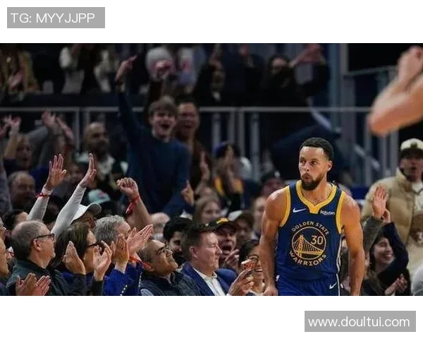 勇士与开拓者激战四月十七日谁能在季后赛中笑到最后