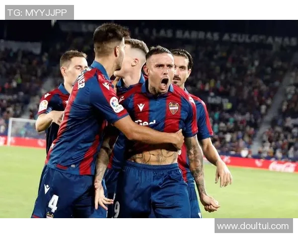 拉科鲁尼亚迎战莱万特争夺西乙联赛关键三分之战